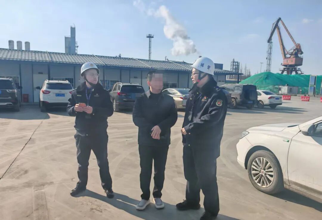 联动执法强监管 共护浦江清水岸