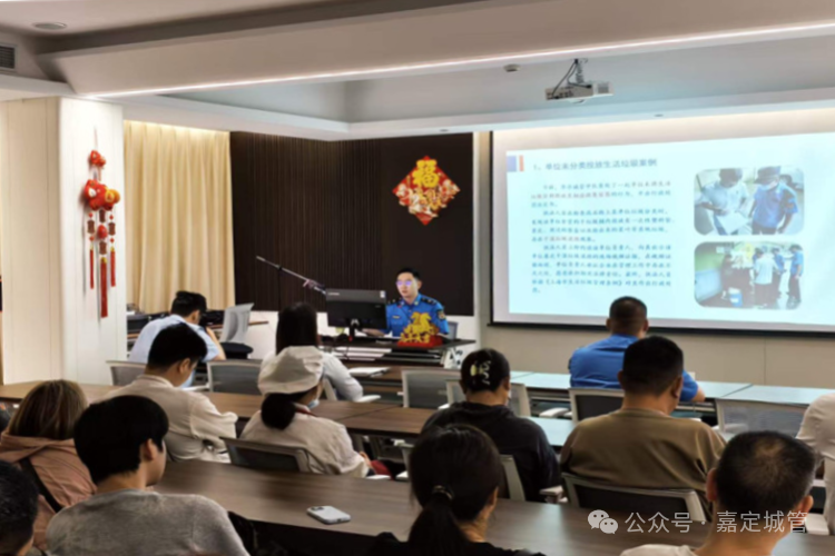 精准普法“接地气”，护航老街“烟火气”