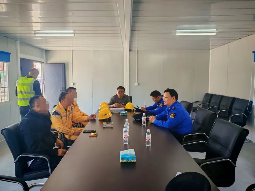 多部门开展建筑垃圾运输联合检查，筑牢进博水域安全防线