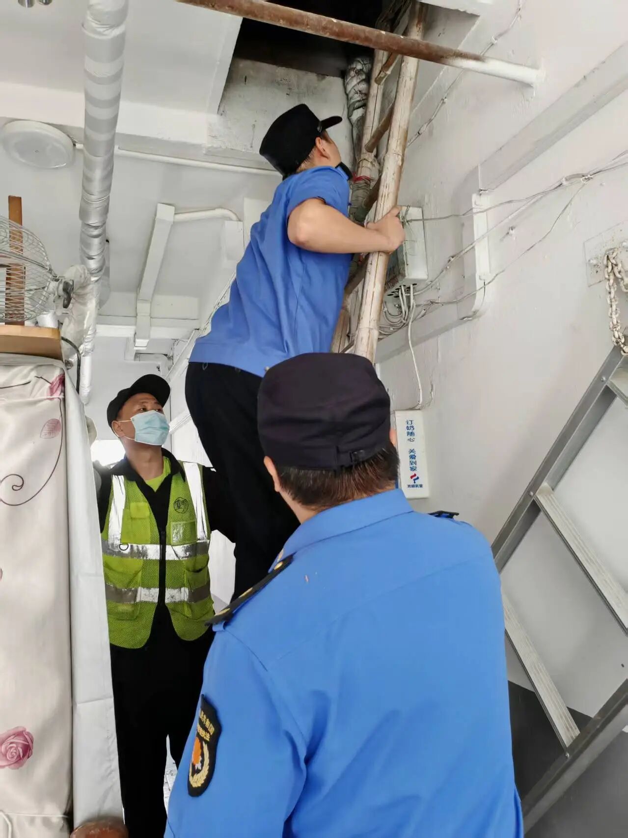 6间违建、15吨垃圾全部清除！宜川这里多方联动啃下阁楼违建“硬骨头”
