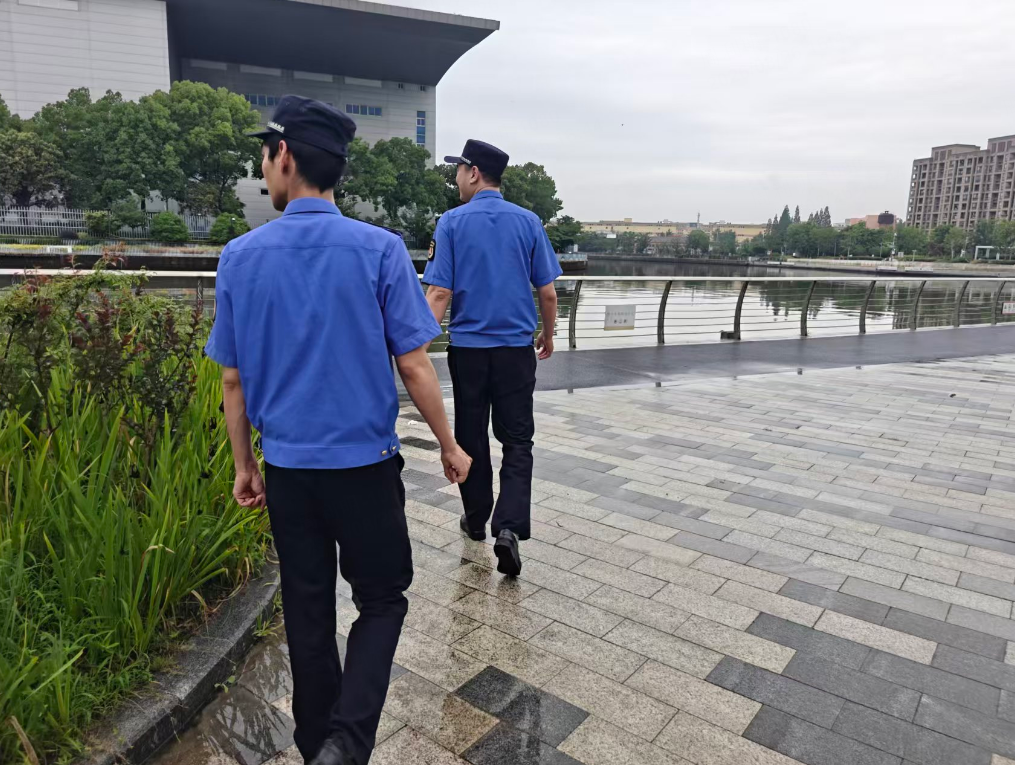 长效整治违规垂钓乱象 守护半马苏河碧水绿岸！