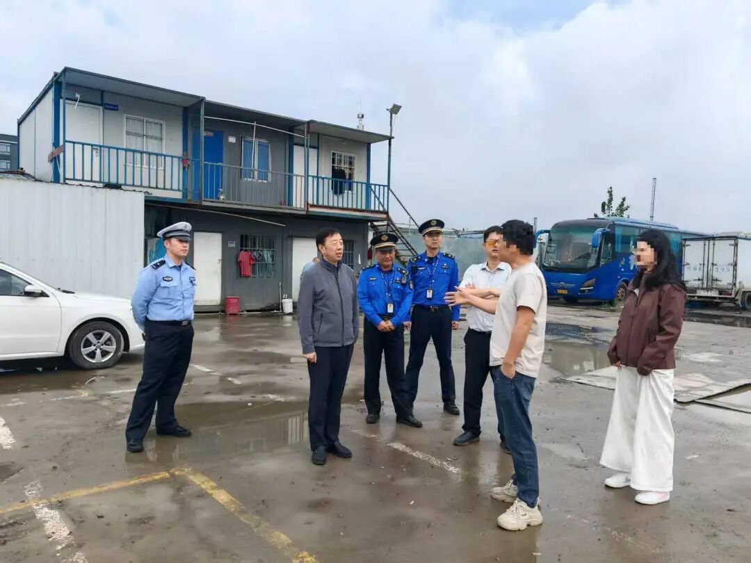 擦亮城市“流动名片”，护航进博盛会召开