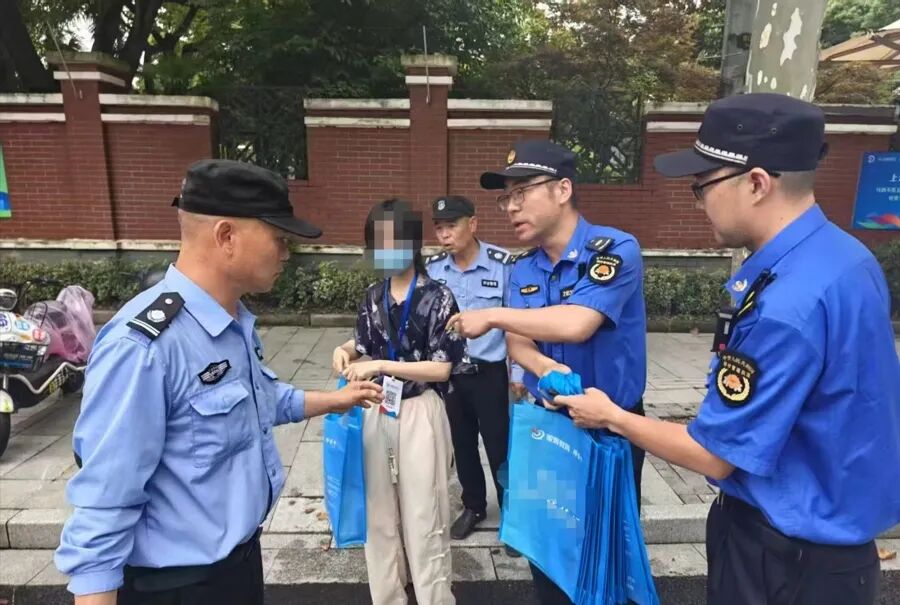 管好这“三条街”，徐汇区长桥街道让烟火气与城市文明和谐共生